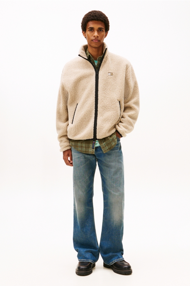 Tommy Jeans zand heren vest | Model