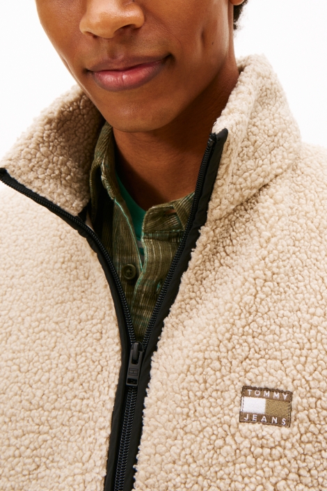 Tommy Jeans zand heren vest | Close up