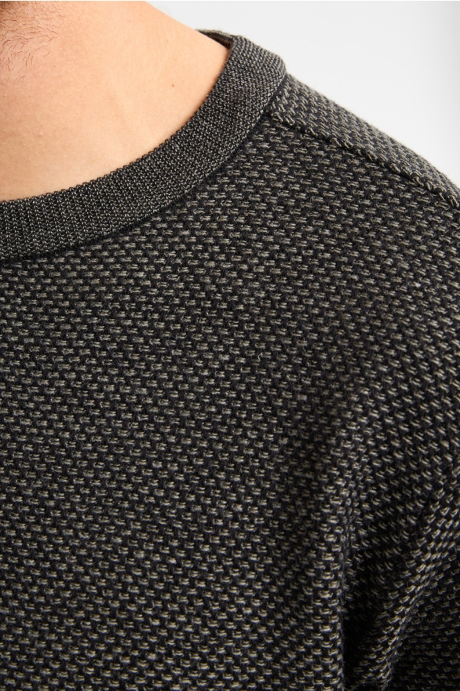 Petrol Industries grijze heren trui | Close up