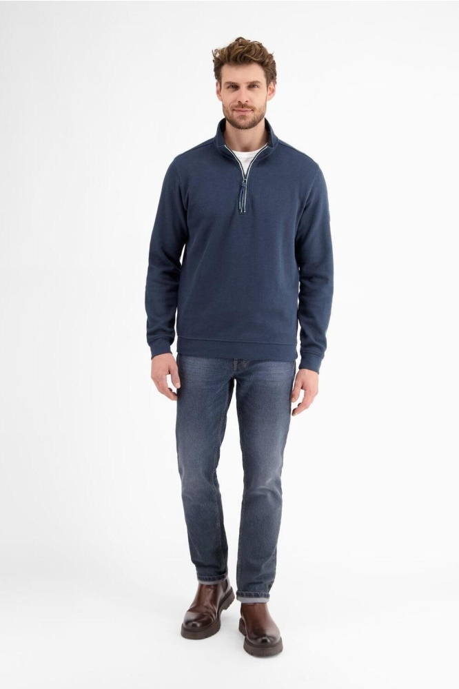 Lerros blauwe heren sweater | Model