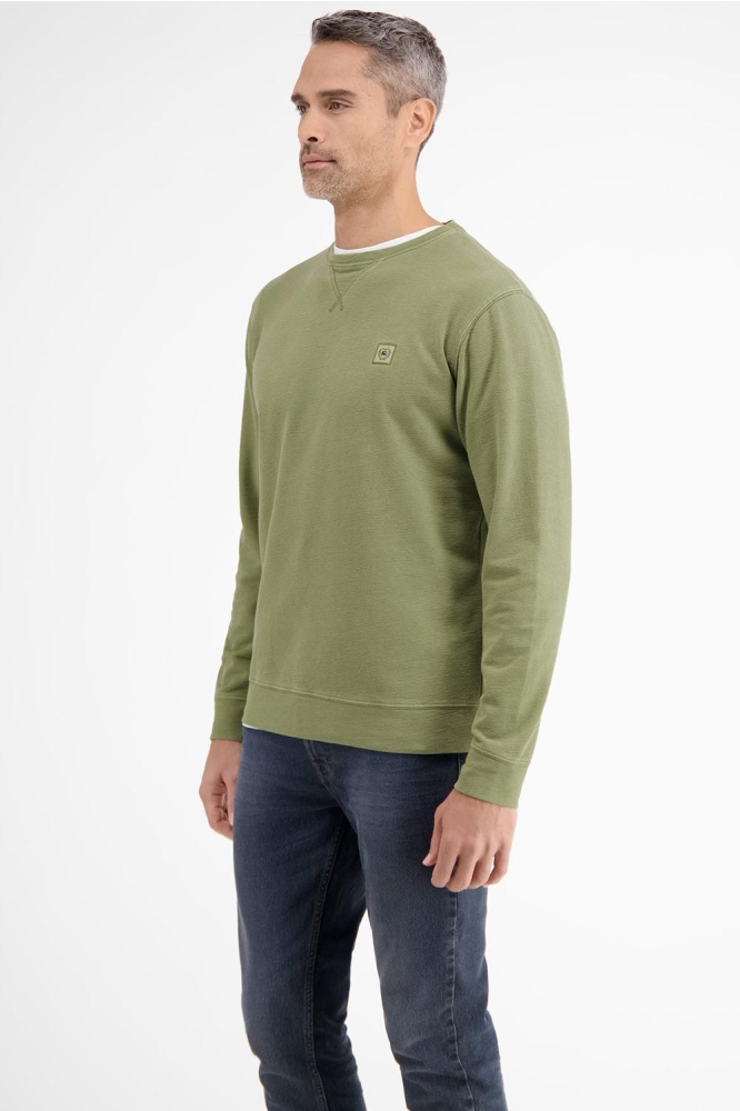 Lerros groene heren trui | Model zijaanzicht
