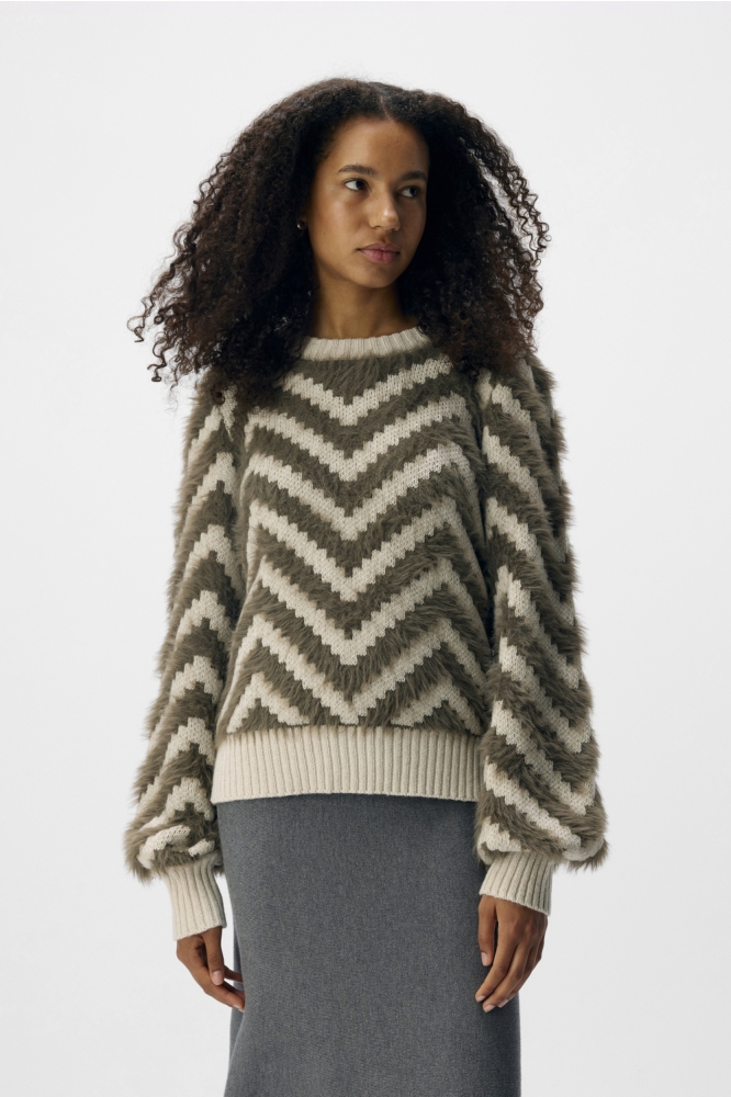 Object dames trui | Model vooraanzicht