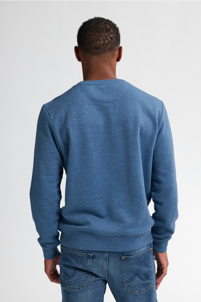 Petrol Industries blauwe heren sweater | Model achteraanzicht
