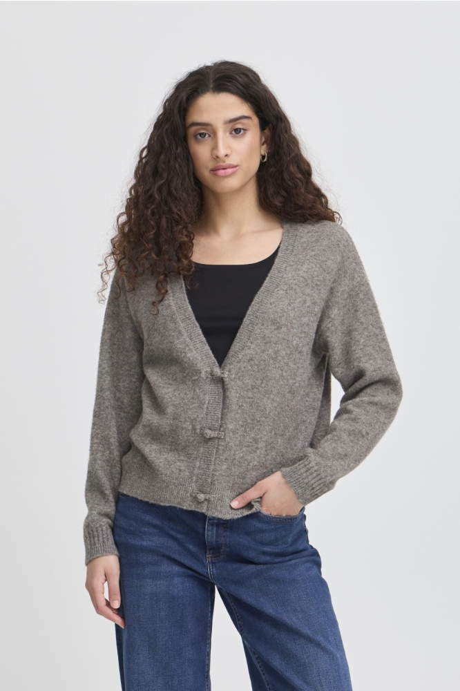 Ichi grijze dames vest | Model vooraanzicht