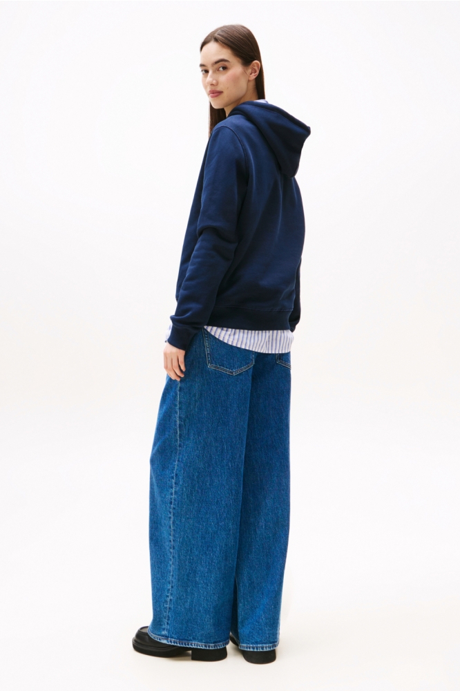 Tommy Jeans blauwe dames sweater | Model achteraanzicht