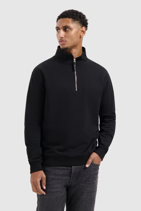 Pure Path zwarte heren trui | Model vooraanzicht