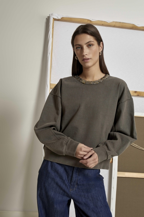 Peppercorn grijze dames sweater | Model vooraanzicht