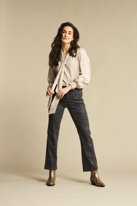 Red Button beige dames blouse | Model