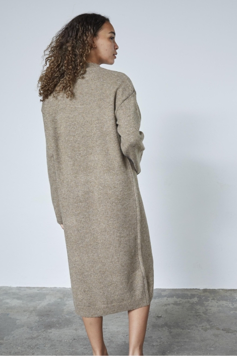 SisterS point zand dames jurk | Model achteraanzicht