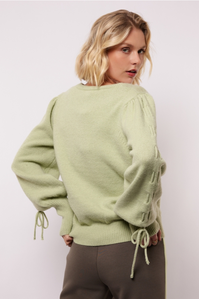 Fluresk groene dames sweater | Model achteraanzicht