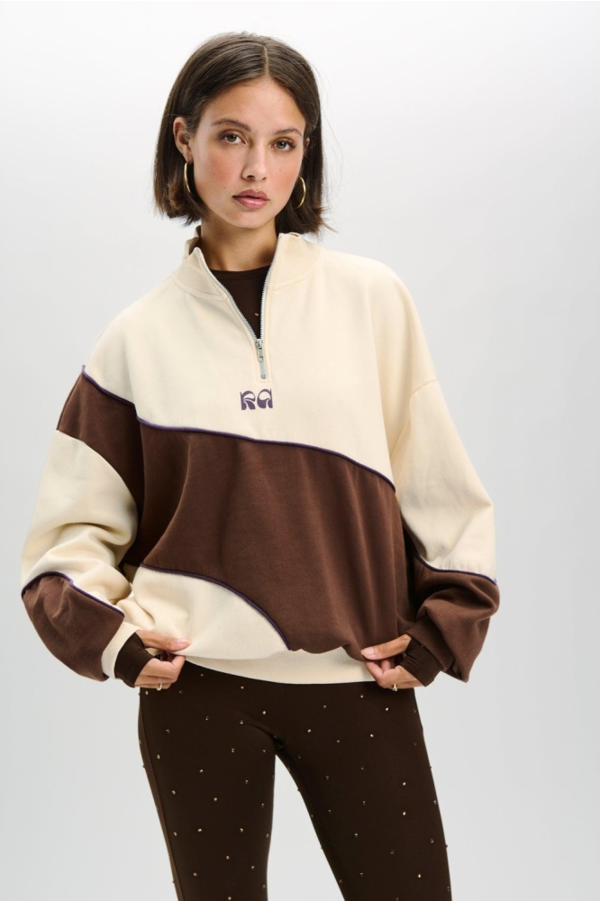 Refined Department beige dames sweater | Model vooraanzicht