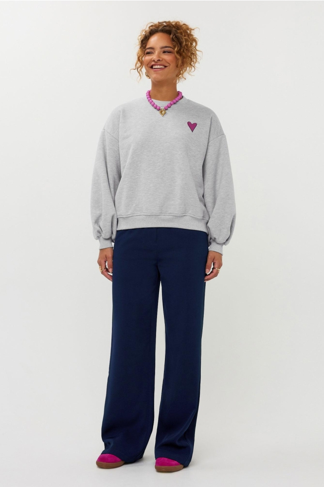 Ydence grijze dames sweater | Model