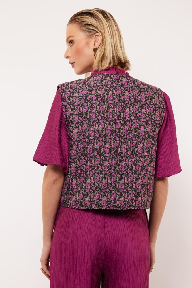 Fluresk paarse dames gilet | Model achteraanzicht