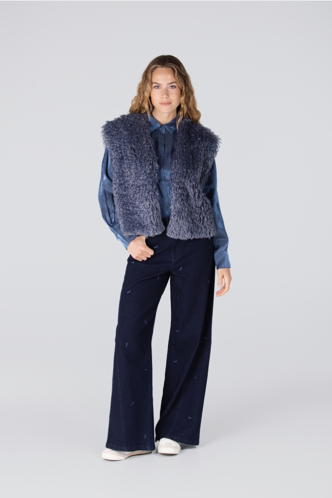 Juffrouw Jansen blauwe dames gilet | Model