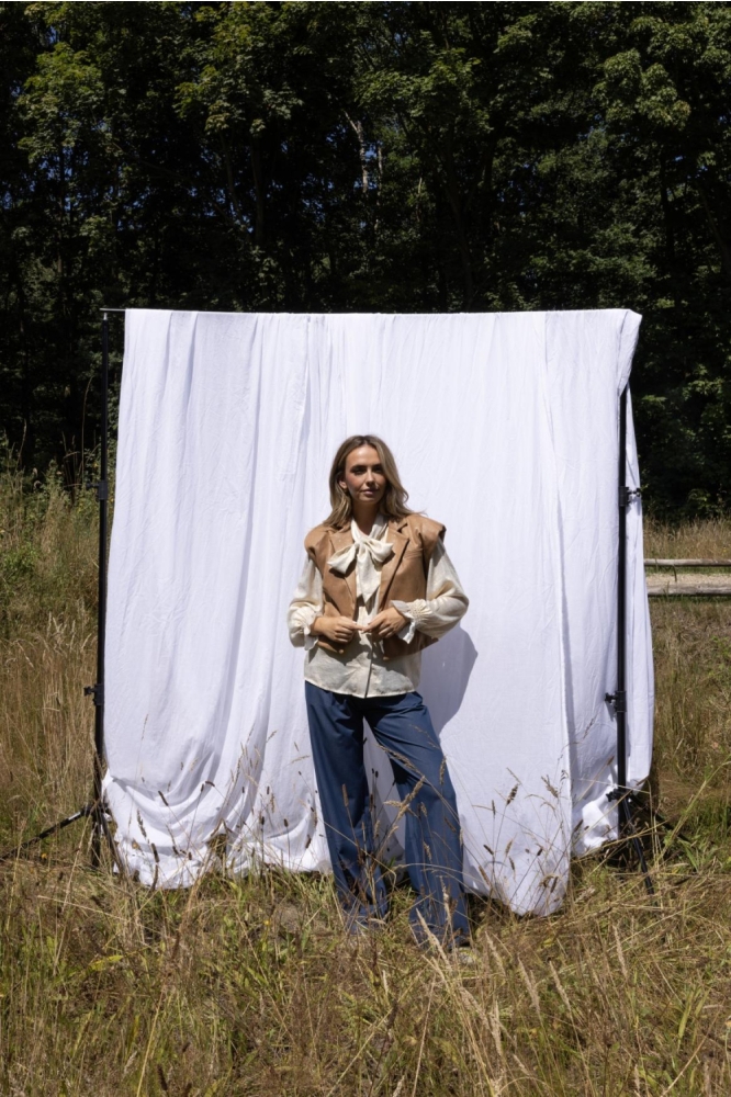 Kimara cognac dames gilet | Model