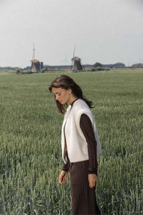 Zusss ecru dames gilet | Sfeerbeeld, In situatie