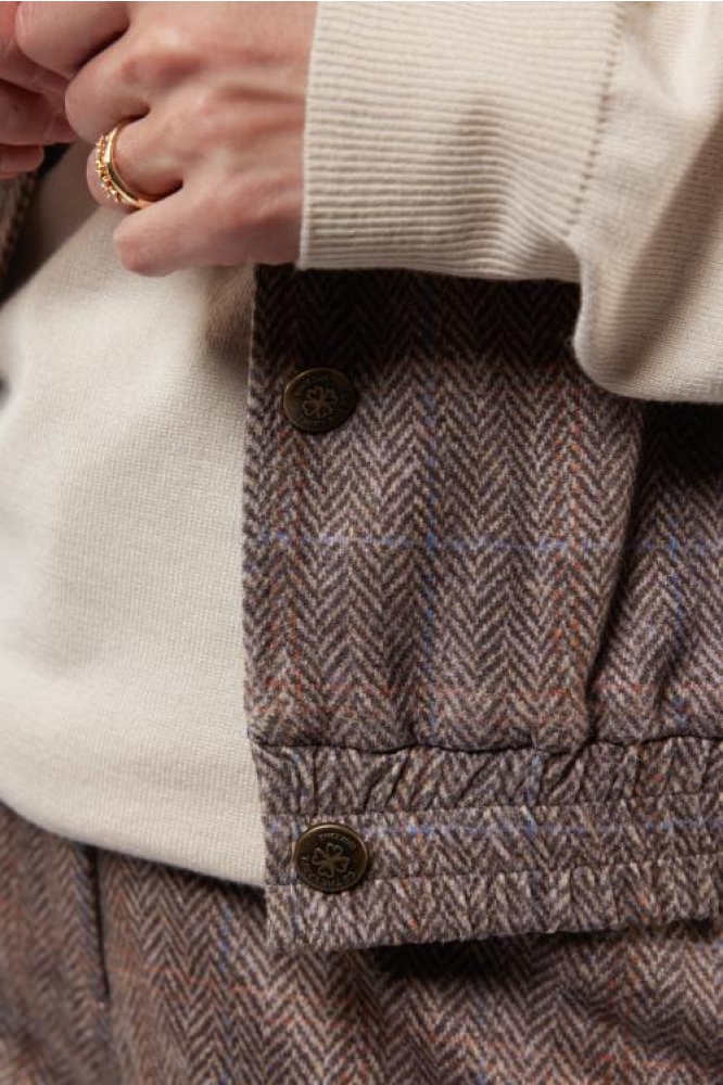 C&S The Label camel dames gilet | Close up