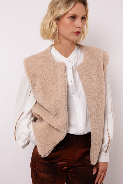 Fluresk taupe dames gilet | Model vooraanzicht