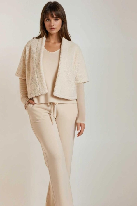 FOS Amsterdam beige dames gilet | Model vooraanzicht