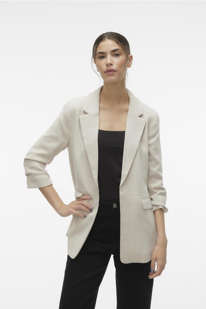 Vero Moda beige dames blazer | Model vooraanzicht