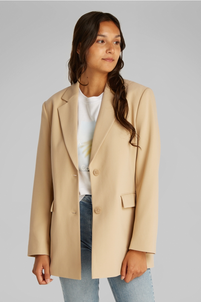 Calvin Klein camel dames blazer | Model vooraanzicht