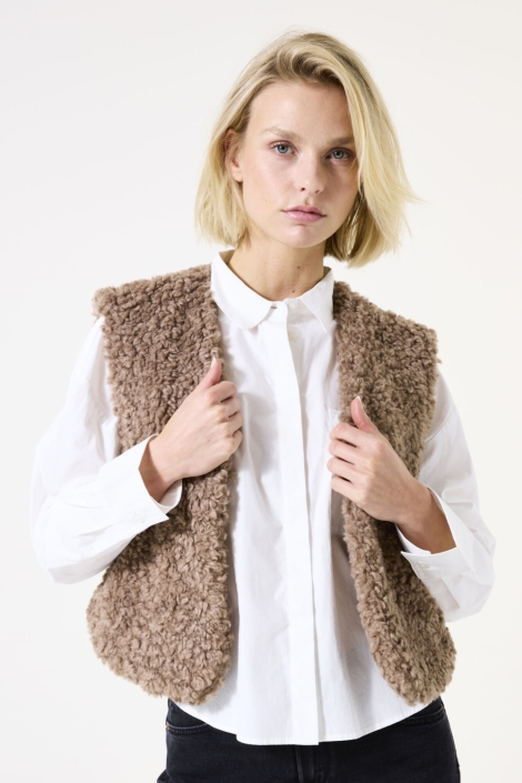 Garcia taupe dames gilet | Model vooraanzicht