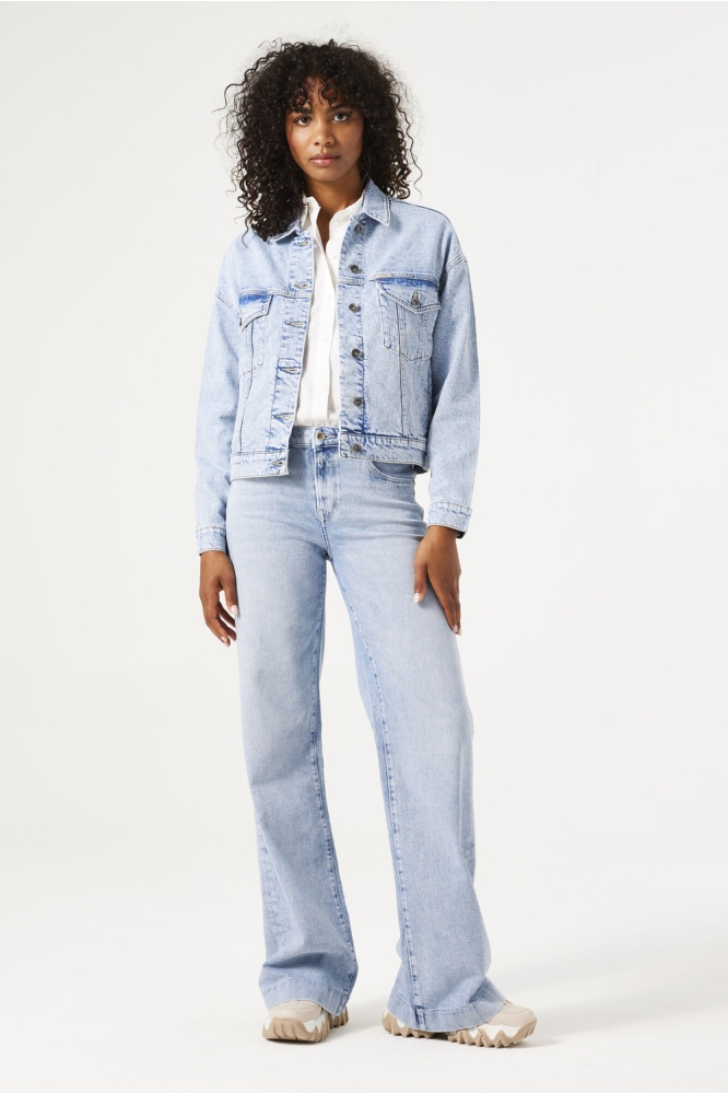 EMIRA CROPPED FIT 7177 LIGHT USED