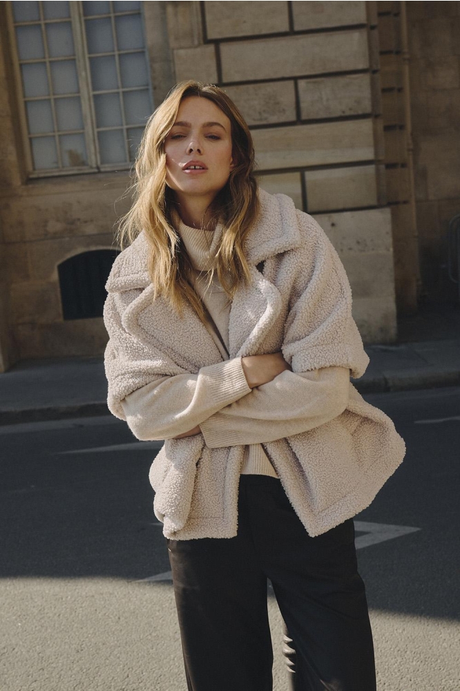 Garcia beige dames gilet | Sfeerbeeld, In situatie