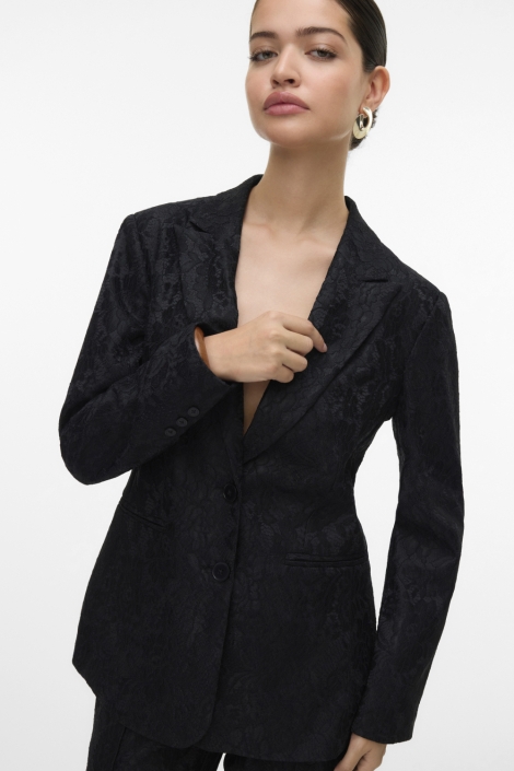 Vero Moda zwarte dames blazer | Model vooraanzicht