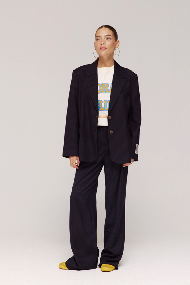 Harper & Yve zwarte dames blazer | Model