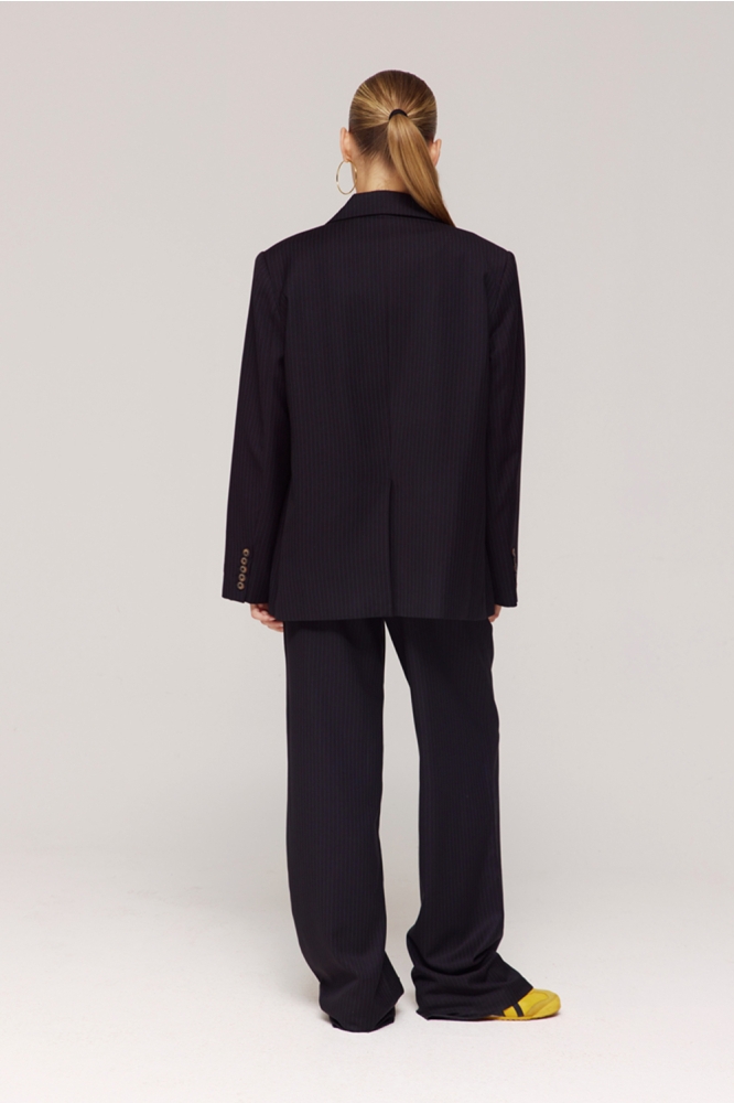 Harper & Yve zwarte dames blazer | Model