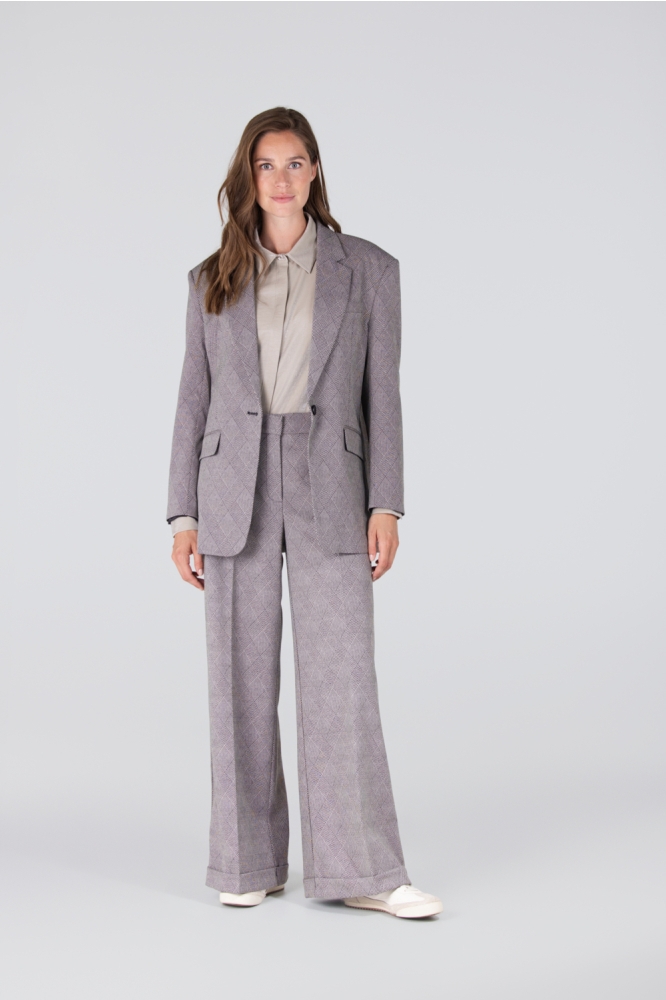 Juffrouw Jansen zwarte dames blazer | Model
