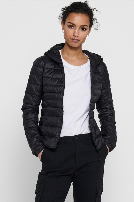 Only zwarte dames jas | Model vooraanzicht