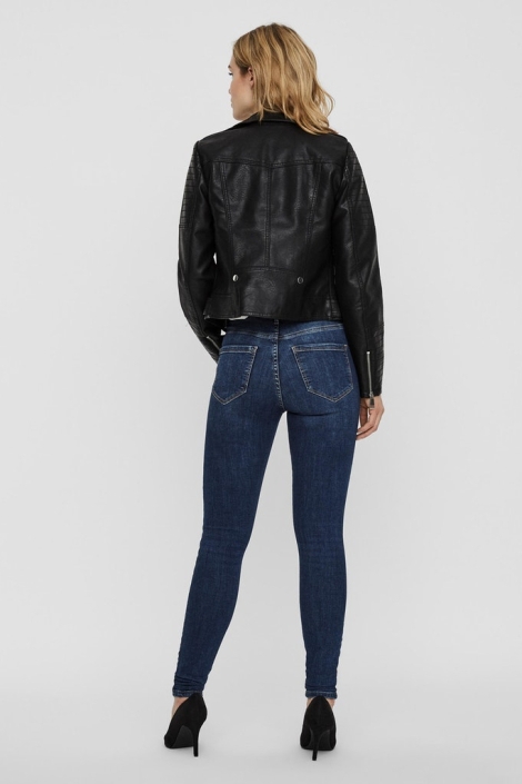 Vero Moda zwarte dames jas | Model achteraanzicht