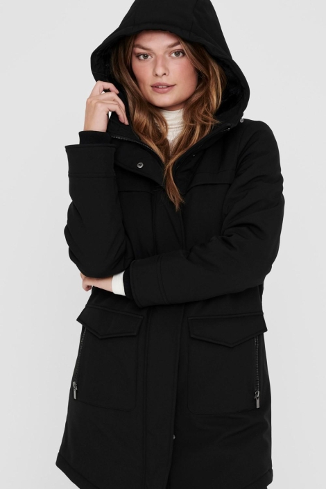 Only zwarte dames jas | Model vooraanzicht