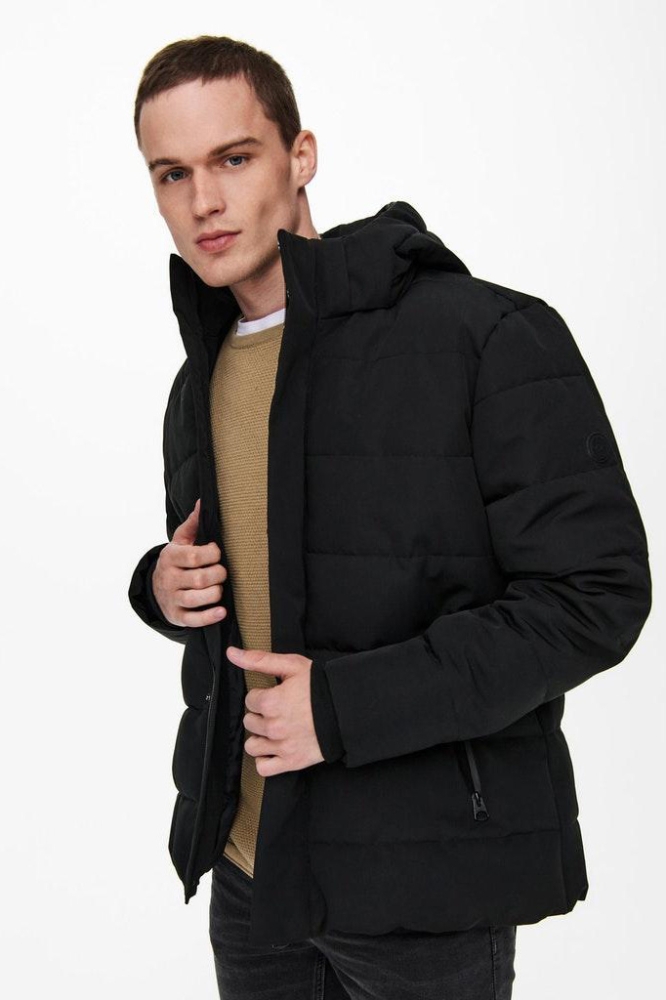 Only & Sons zwarte heren jas | Model zijaanzicht