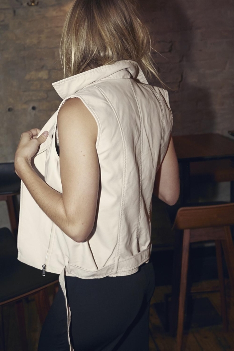SisterS point beige dames gilet | Sfeerbeeld, In situatie