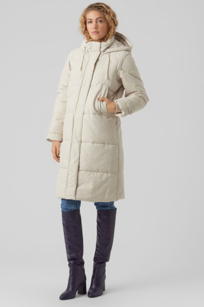Vero Moda beige dames jas | Model vooraanzicht