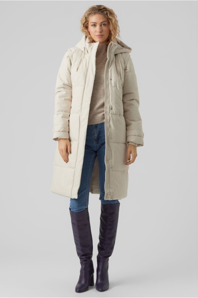 Vero Moda ecru dames jas | Model vooraanzicht