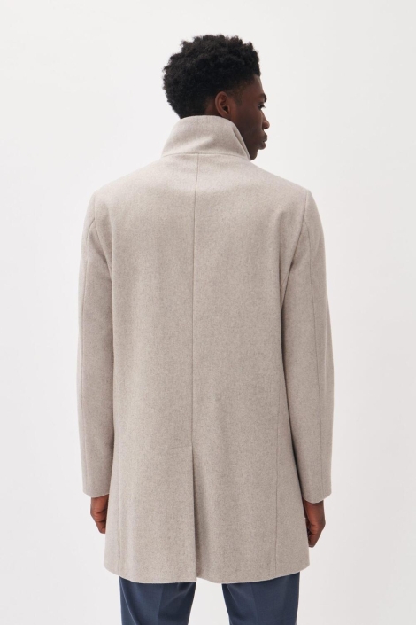 Matinique taupe heren jas | Model achteraanzicht
