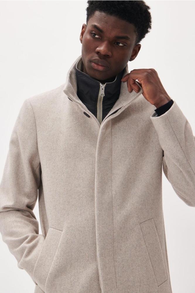 Matinique taupe heren jas | Model vooraanzicht