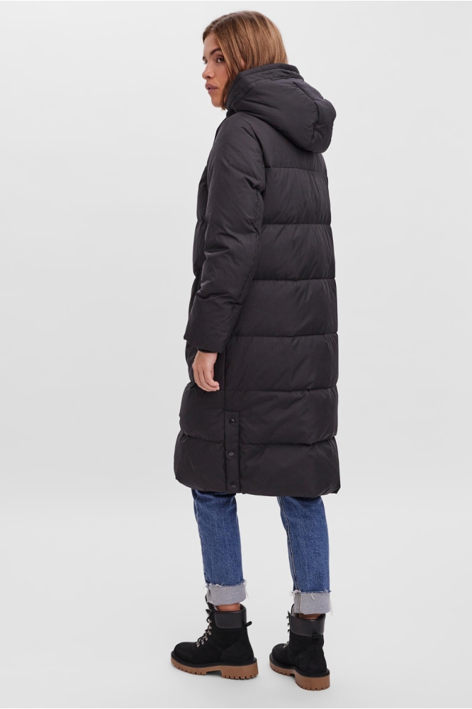 Vero Moda zwarte dames jas | Model zijaanzicht