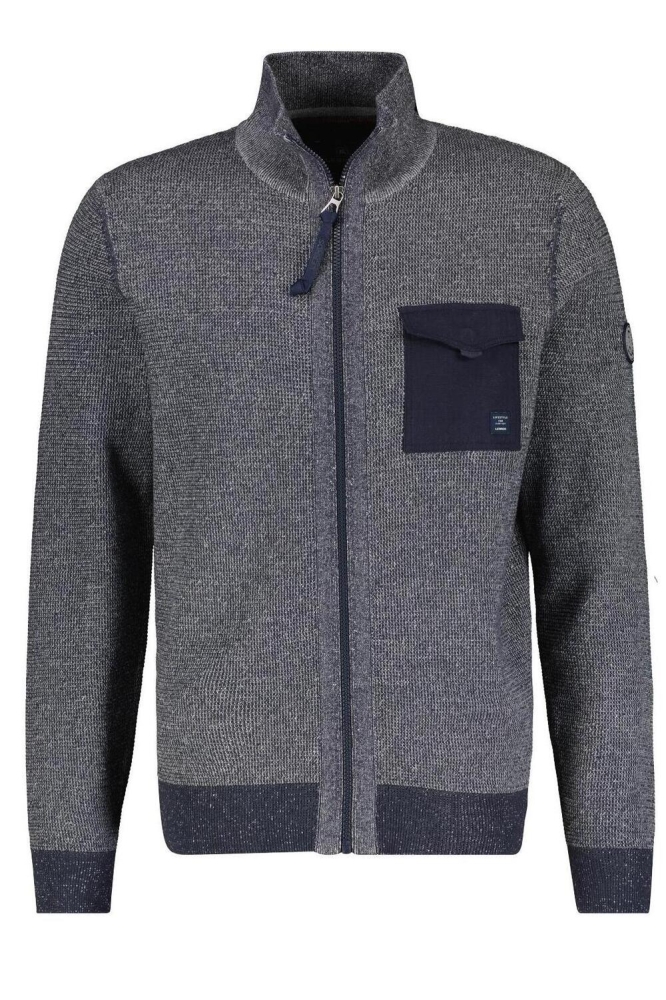 VEST MET EEN ROBUUSTE UITSTRALING 2385530 485