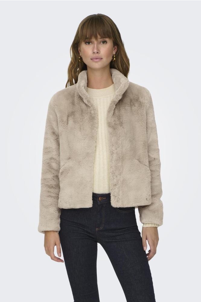 Only beige dames jas | Model vooraanzicht
