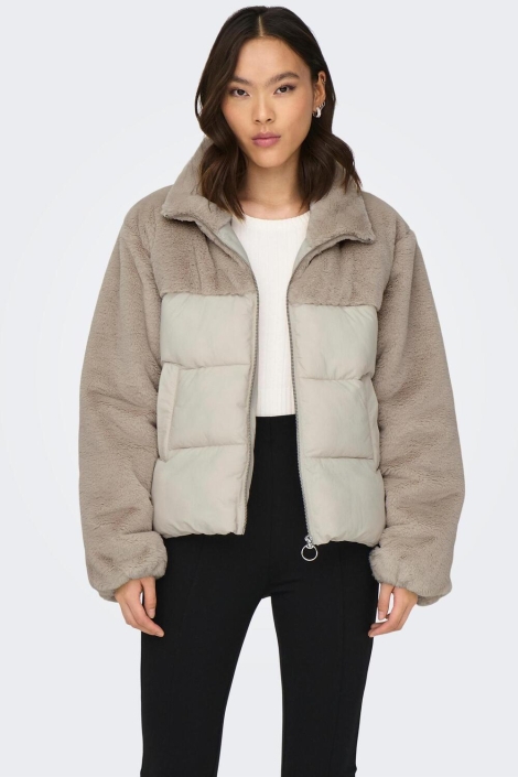 Only beige dames jas | Model vooraanzicht