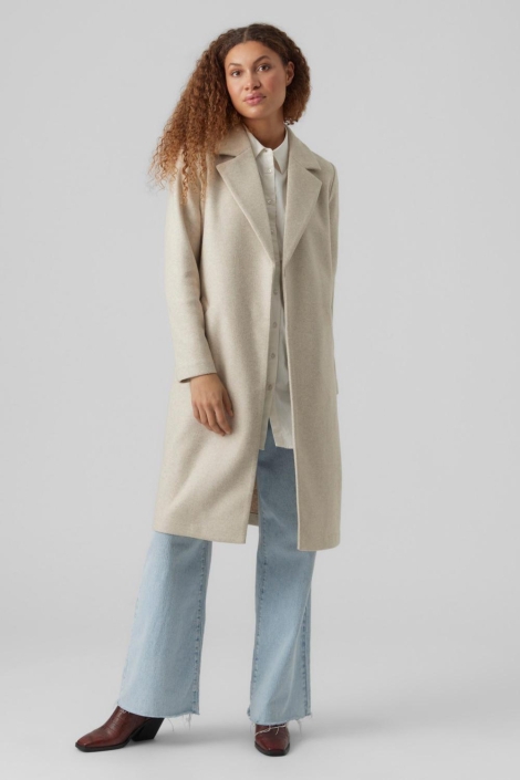 Vero Moda beige dames jas | Model vooraanzicht