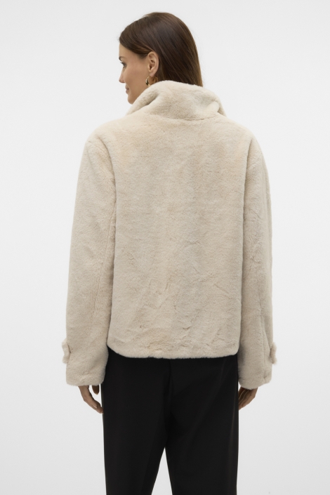 Vero Moda ecru dames jas | Model achteraanzicht
