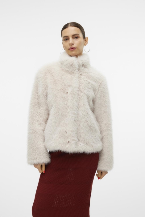 Vero Moda beige dames jas | Model vooraanzicht