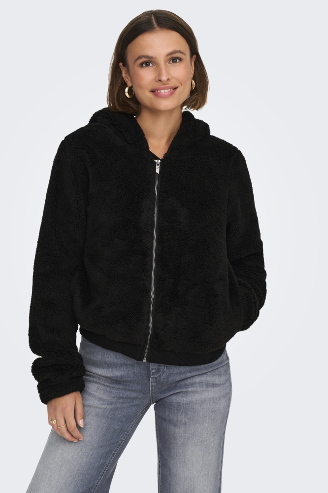 Only zwarte dames vest | Model vooraanzicht