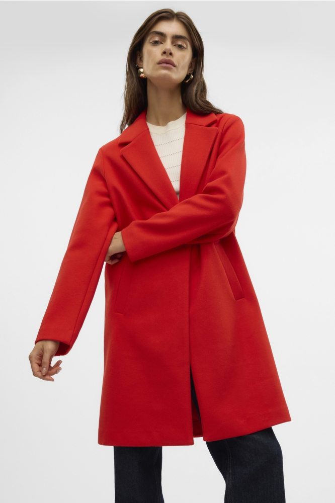 Vero Moda rode dames jas | Model vooraanzicht